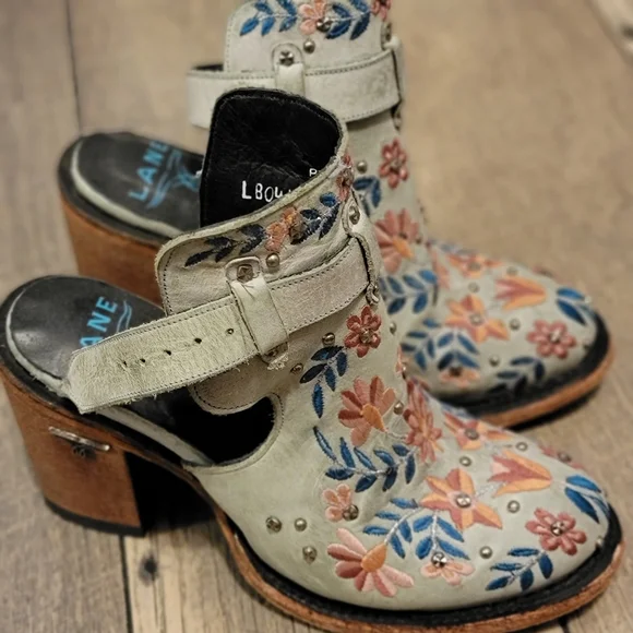 Lane Booties - Picture 1 of 3